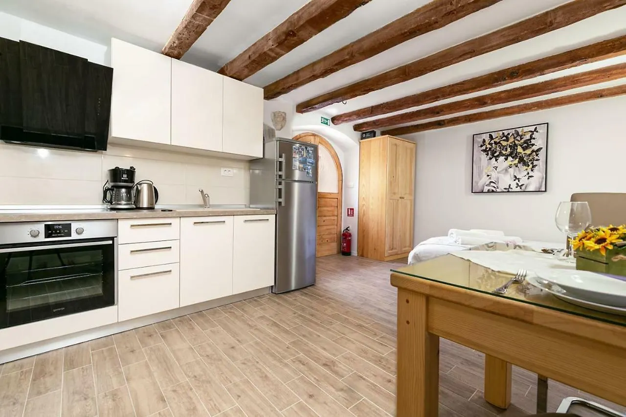 Studio Apartman Old Town Novi Vinodolski