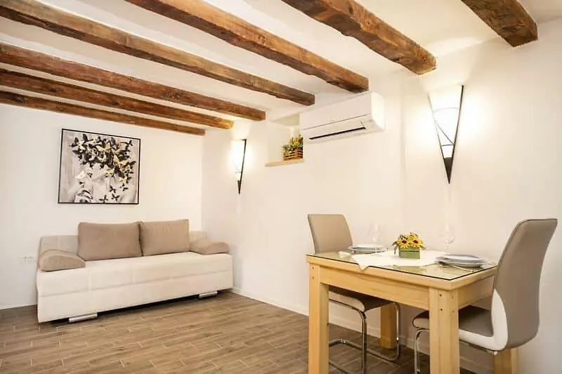 Studio Apartman Old Town Novi Vinodolski 0*,